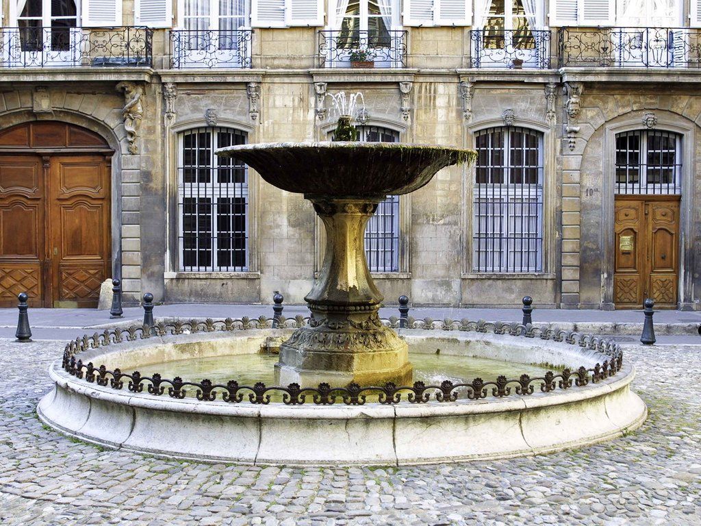 普罗旺斯地区艾克斯圣维克托瓦尔美居酒店 Châteauneuf-le-Rouge 外观 照片